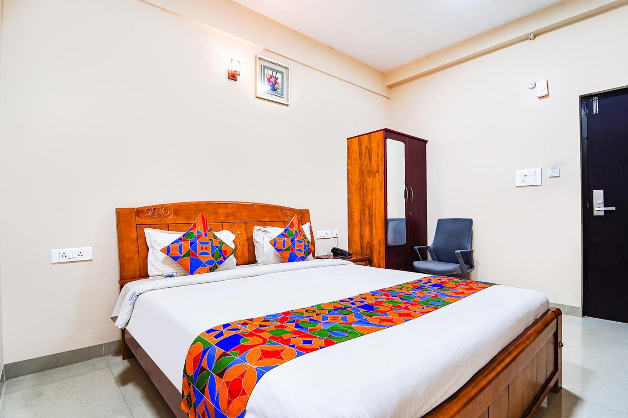 Fabexpress Uv Residency - 700M From Coimbatore International Airport Irugur Екстериор снимка