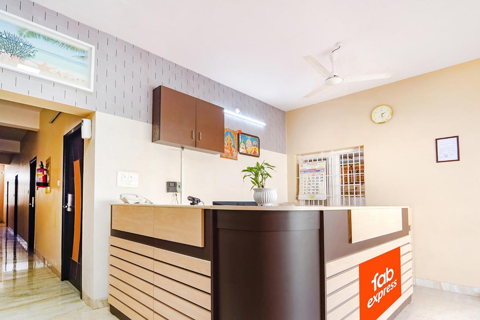 Fabexpress Uv Residency - 700M From Coimbatore International Airport Irugur Екстериор снимка