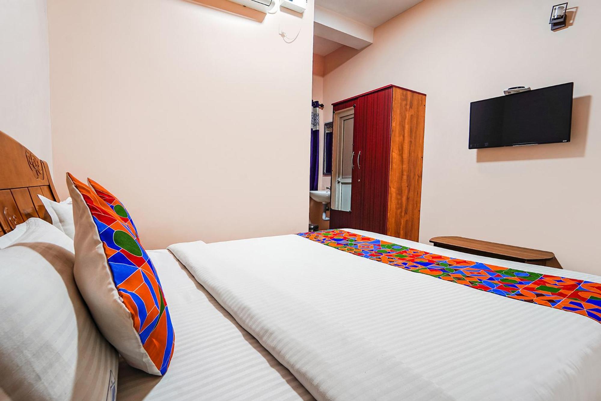 Fabexpress Uv Residency - 700M From Coimbatore International Airport Irugur Екстериор снимка